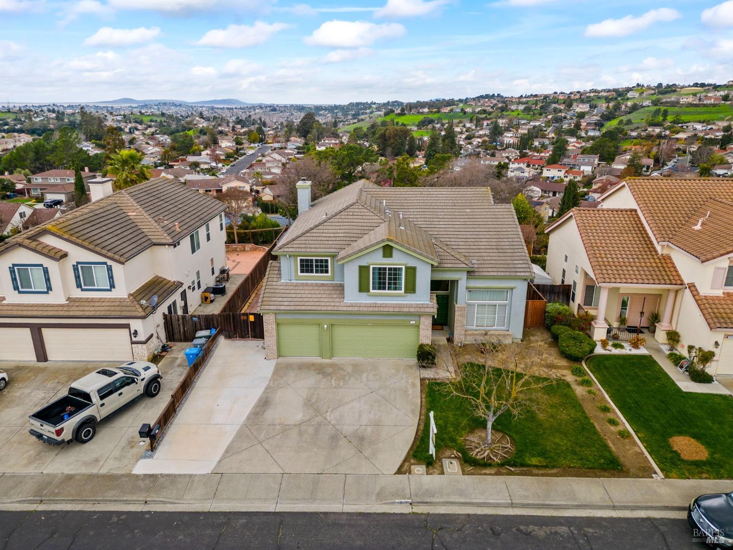 Sandhurst Drive, Vallejo, California image 2
