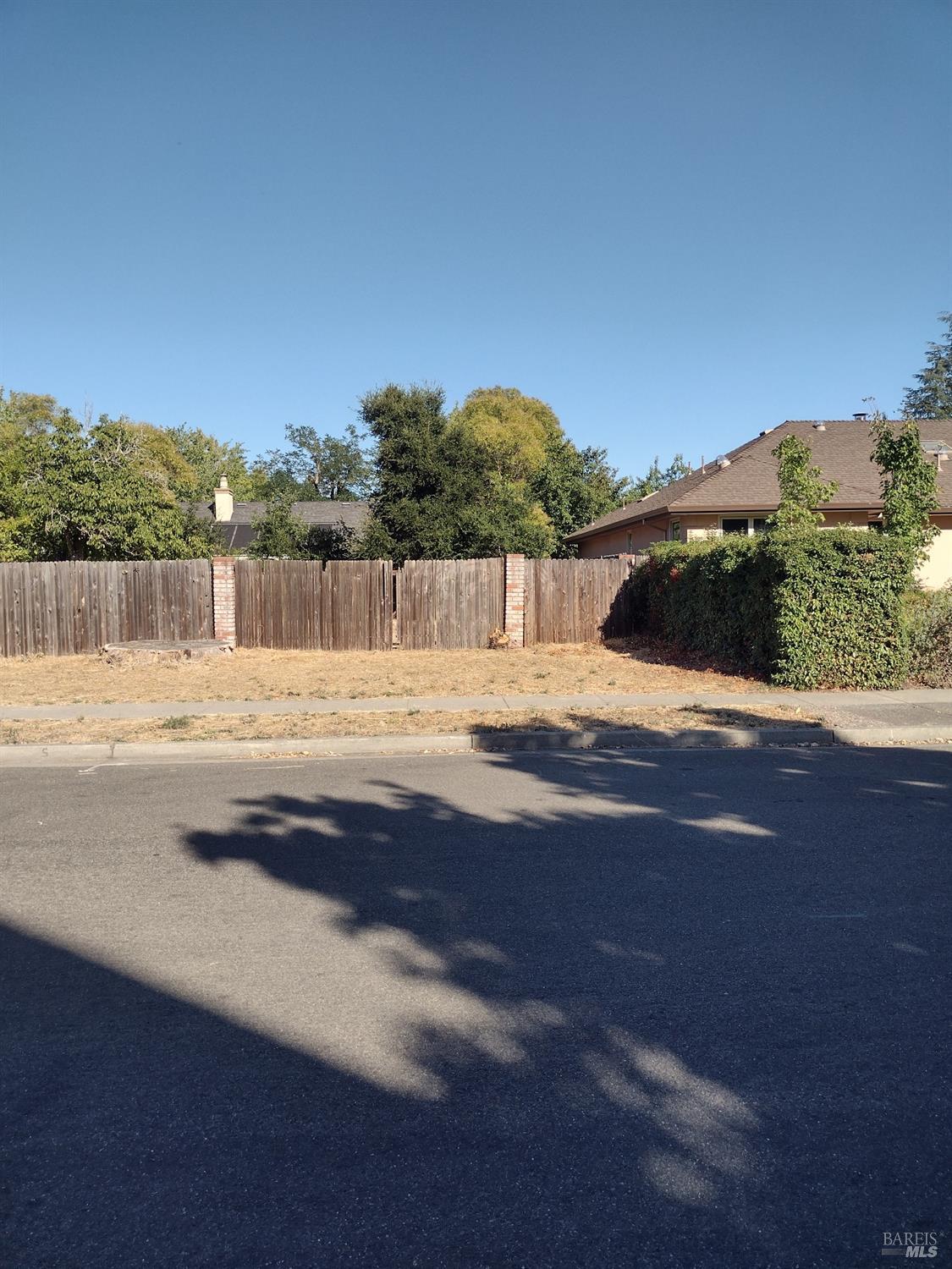 This is a fantastic opportunity to acquire land in Sonoma! This incredible opportunity to own a beautiful vacant lot in the City limits of Sonoma,   flat land, developable, buildable...and on the East side of Sonoma situated just blocks from Sonoma's historic downtown plaza. This is One of Two vacant parcels available in neighborhood of custom homes, public utilities available.  Don't miss this opportunity..