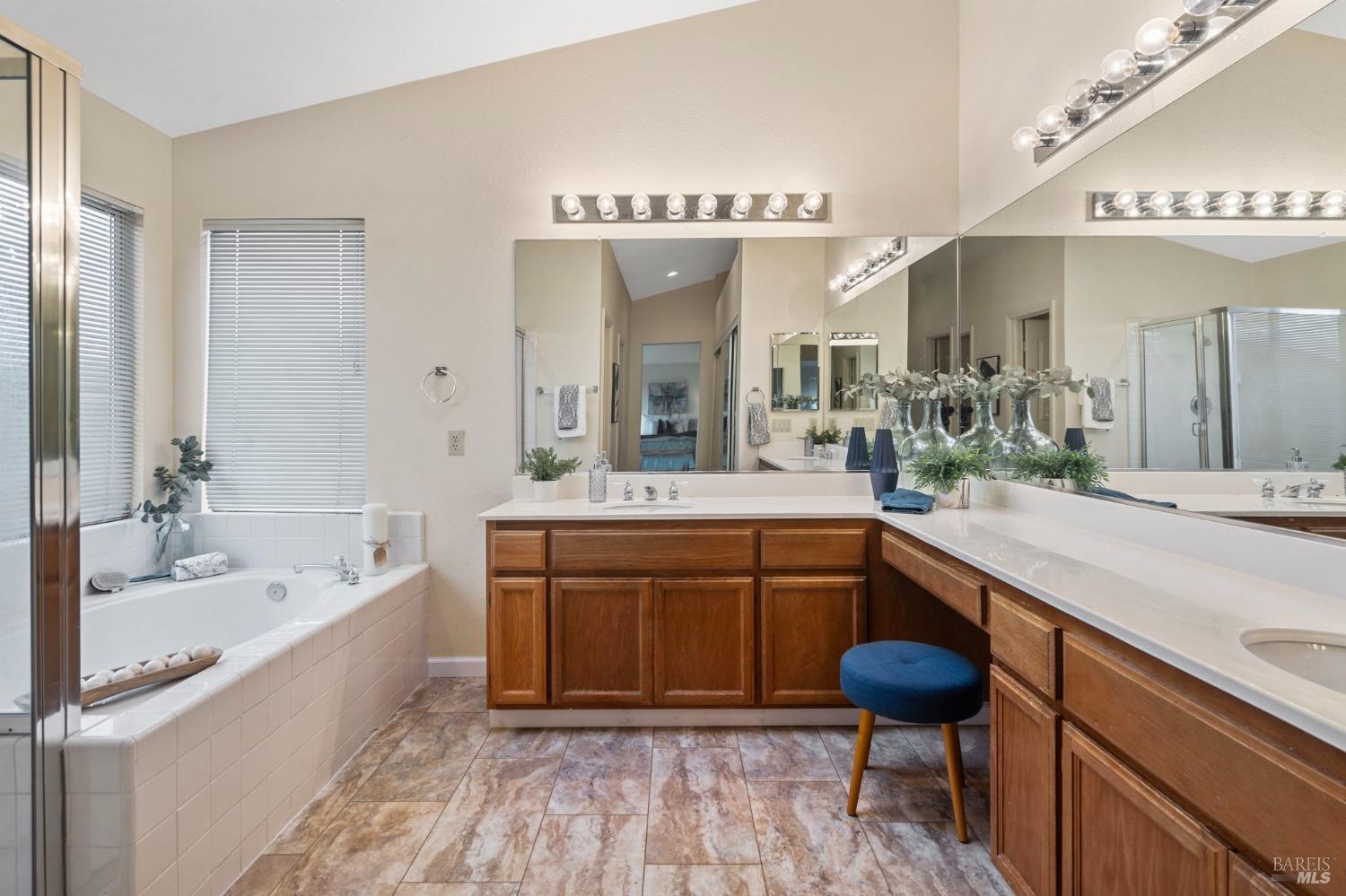 Sandhurst Drive, Vallejo, California image 46
