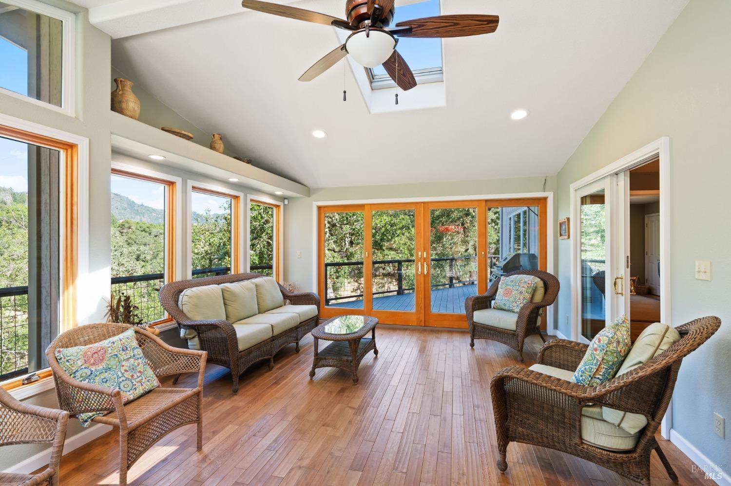 Detail Gallery Image 18 of 95 For 2401 Boonville Rd, Ukiah,  CA 95482 - 4 Beds | 4/1 Baths