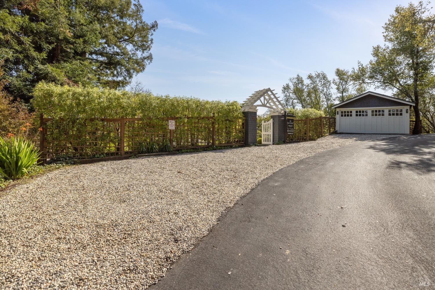 Detail Gallery Image 64 of 91 For 175 Hillside Ave, Mill Valley,  CA 94941 - 4 Beds | 2/2 Baths