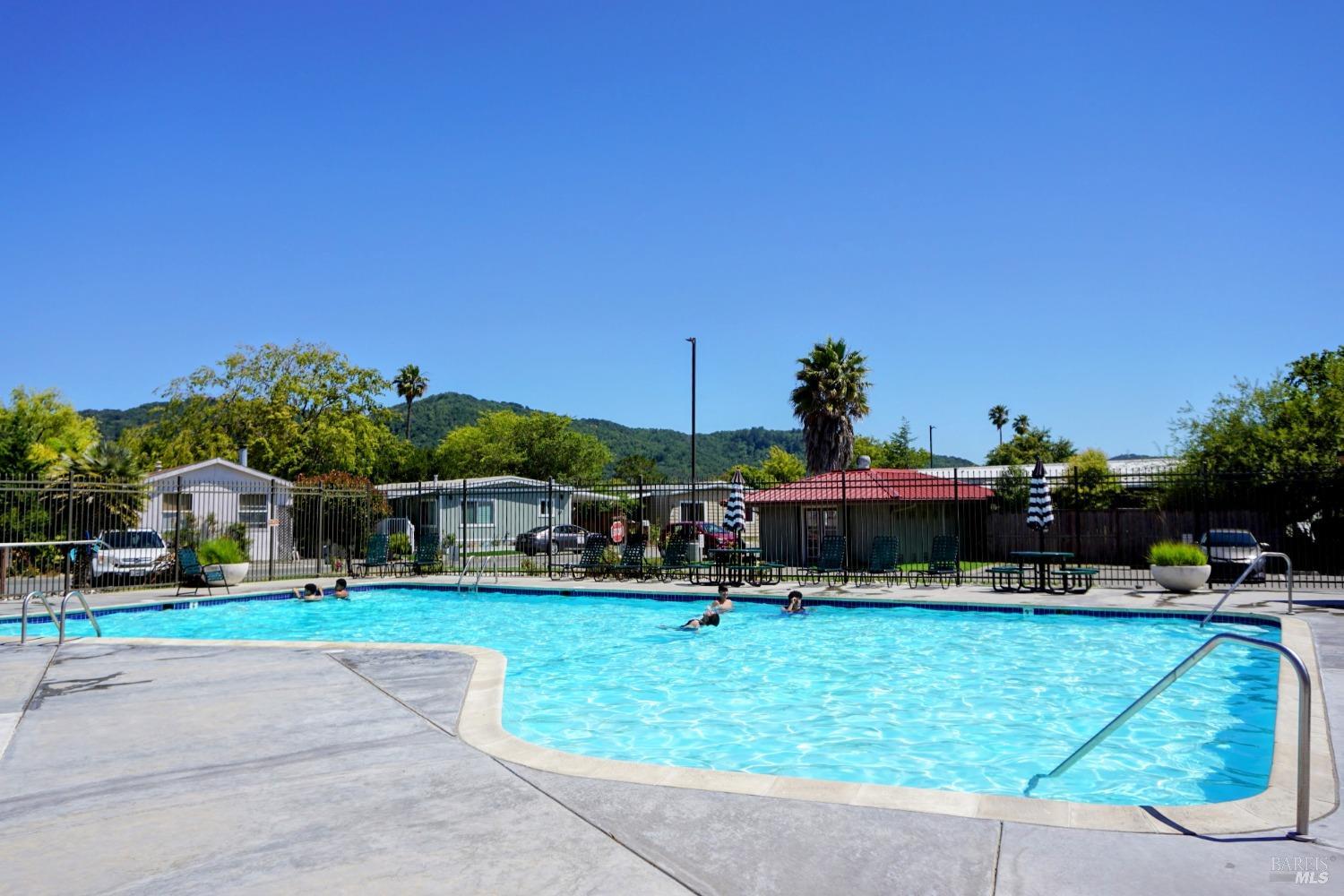 Detail Gallery Image 50 of 55 For 275 Carlsbad Ct, San Rafael,  CA 94903 - 4 Beds | 2 Baths