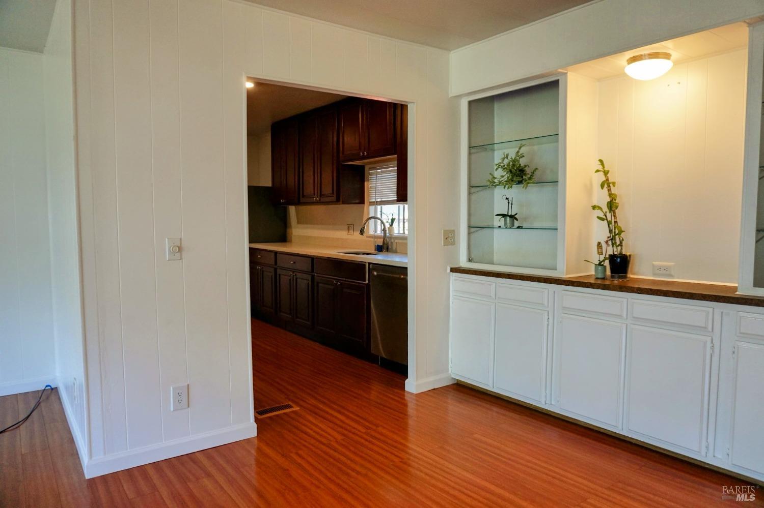 Detail Gallery Image 16 of 55 For 275 Carlsbad Ct, San Rafael,  CA 94903 - 4 Beds | 2 Baths