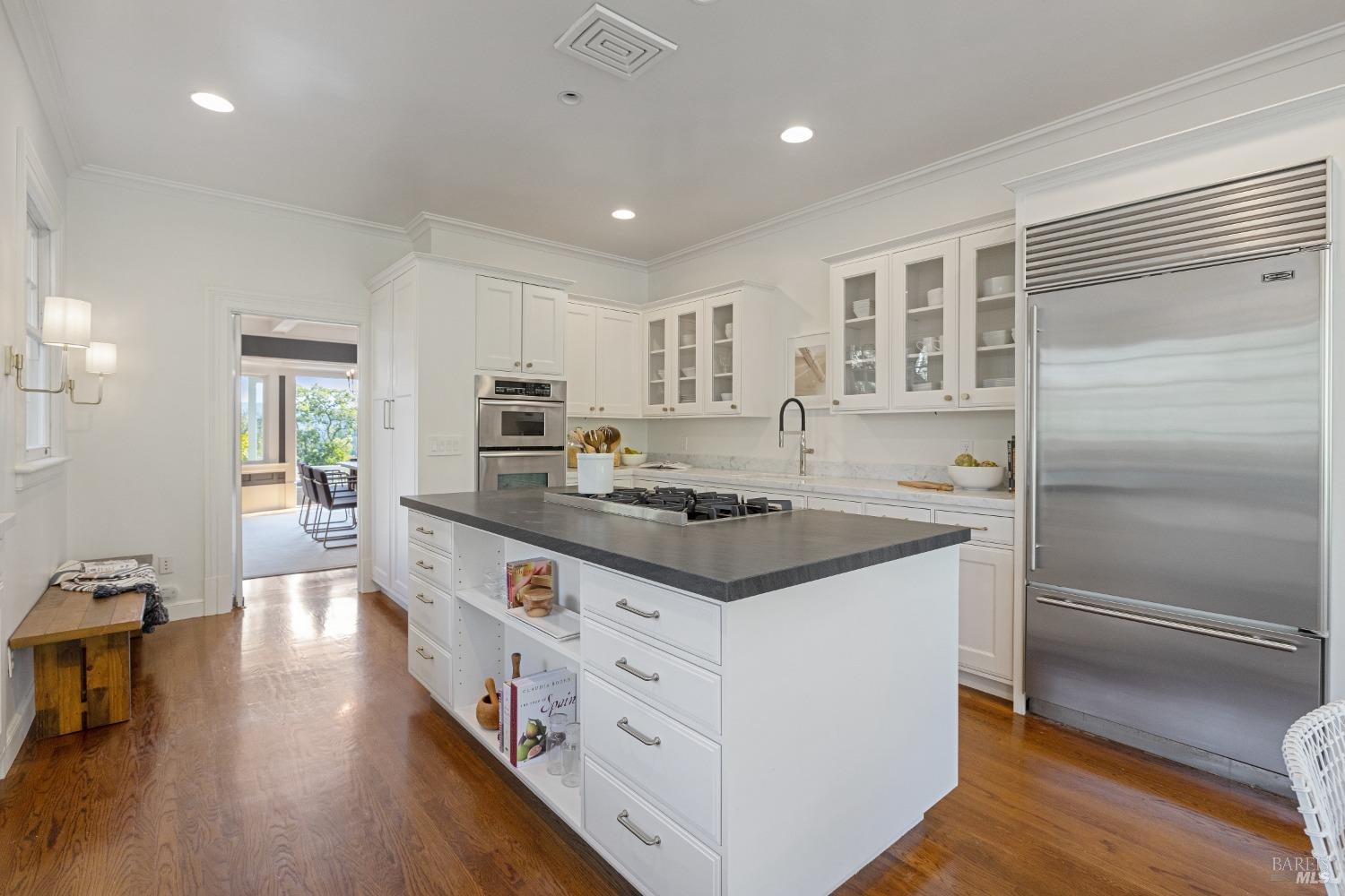 Detail Gallery Image 26 of 91 For 175 Hillside Ave, Mill Valley,  CA 94941 - 4 Beds | 2/2 Baths