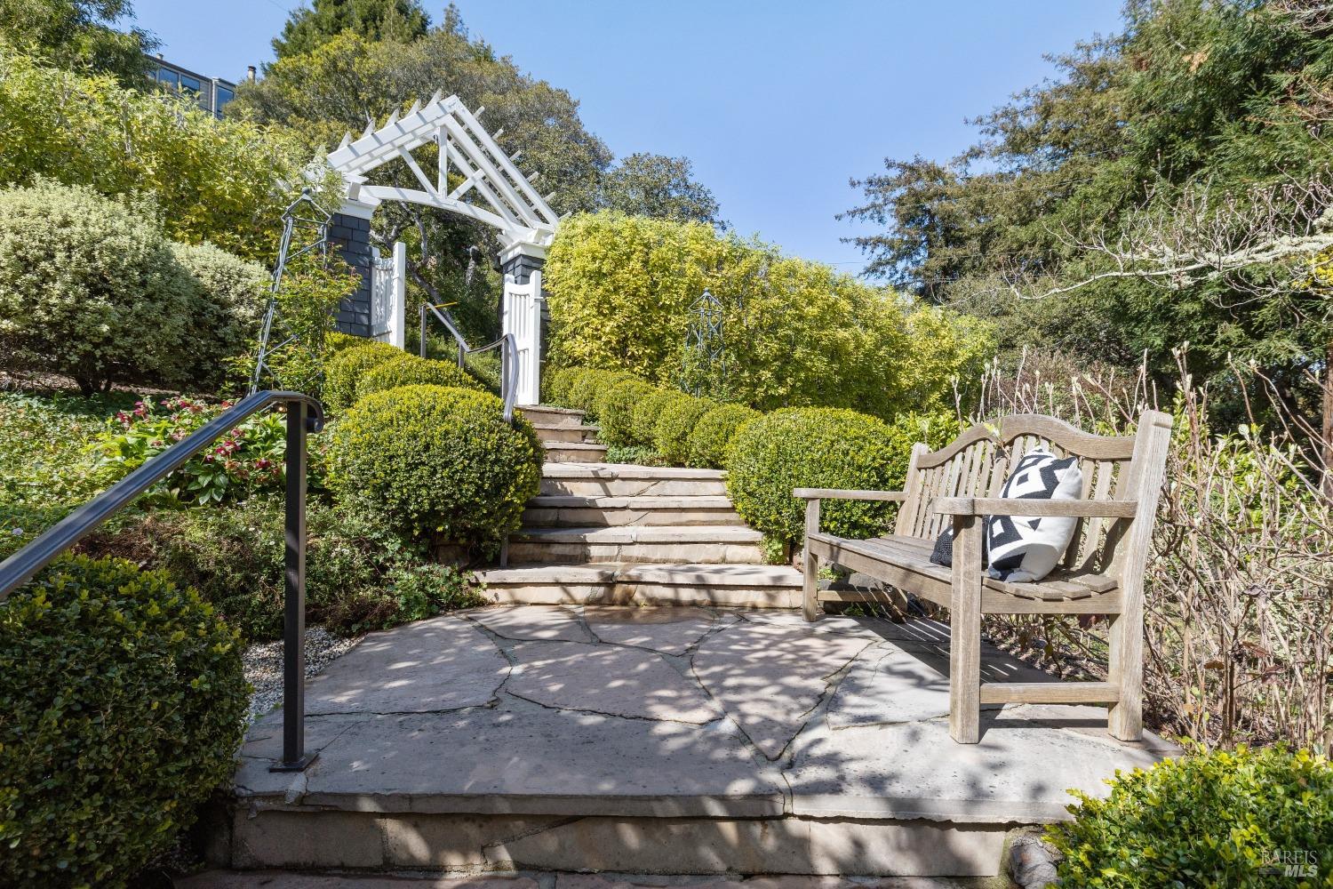 Detail Gallery Image 68 of 91 For 175 Hillside Ave, Mill Valley,  CA 94941 - 4 Beds | 2/2 Baths