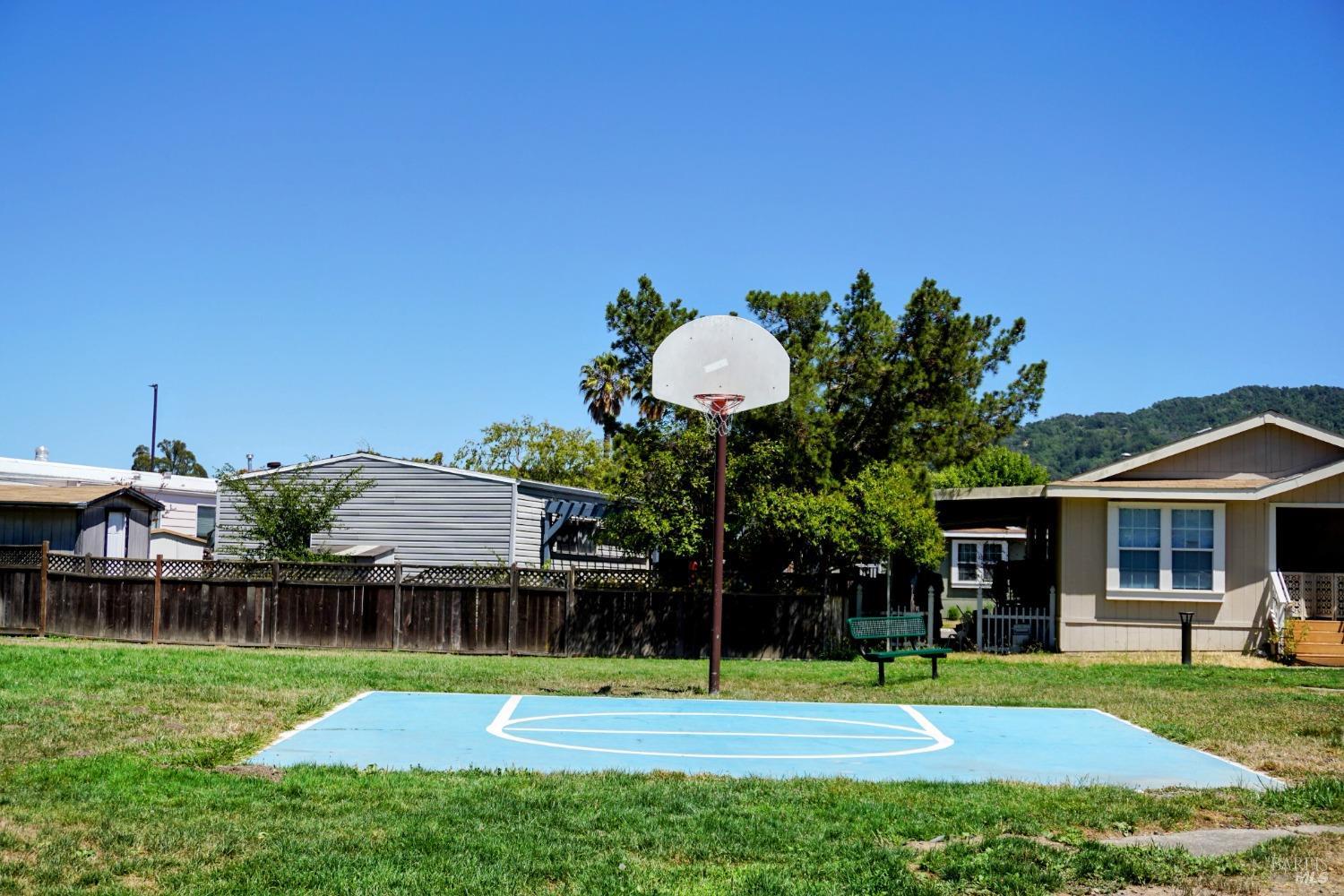 Detail Gallery Image 45 of 55 For 275 Carlsbad Ct, San Rafael,  CA 94903 - 4 Beds | 2 Baths