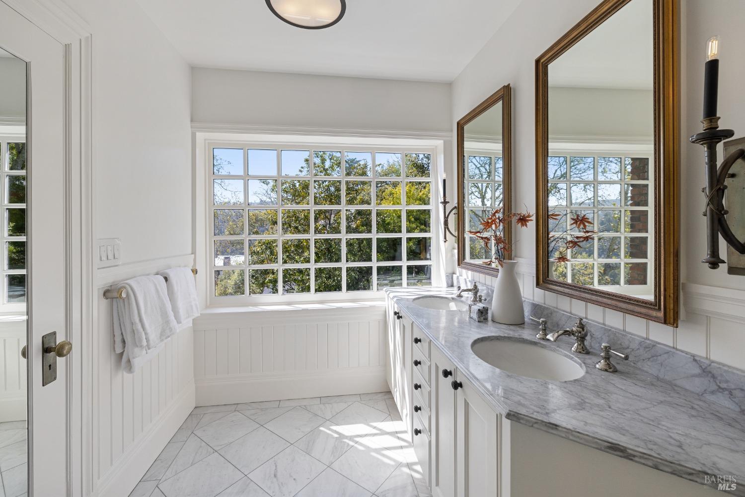 Detail Gallery Image 37 of 91 For 175 Hillside Ave, Mill Valley,  CA 94941 - 4 Beds | 2/2 Baths