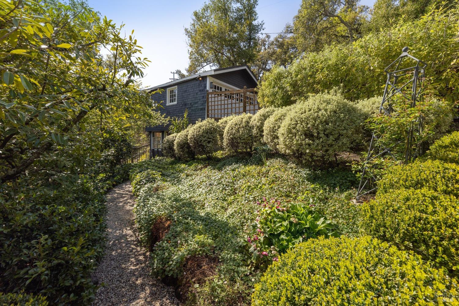 Detail Gallery Image 67 of 91 For 175 Hillside Ave, Mill Valley,  CA 94941 - 4 Beds | 2/2 Baths