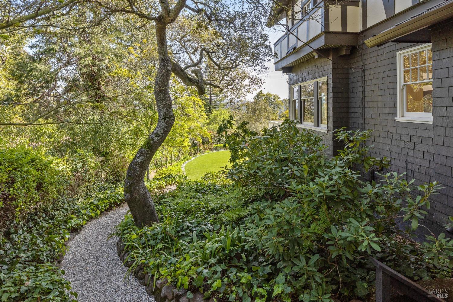 Detail Gallery Image 71 of 91 For 175 Hillside Ave, Mill Valley,  CA 94941 - 4 Beds | 2/2 Baths