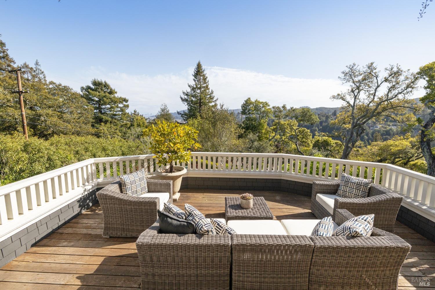 Detail Gallery Image 62 of 91 For 175 Hillside Ave, Mill Valley,  CA 94941 - 4 Beds | 2/2 Baths