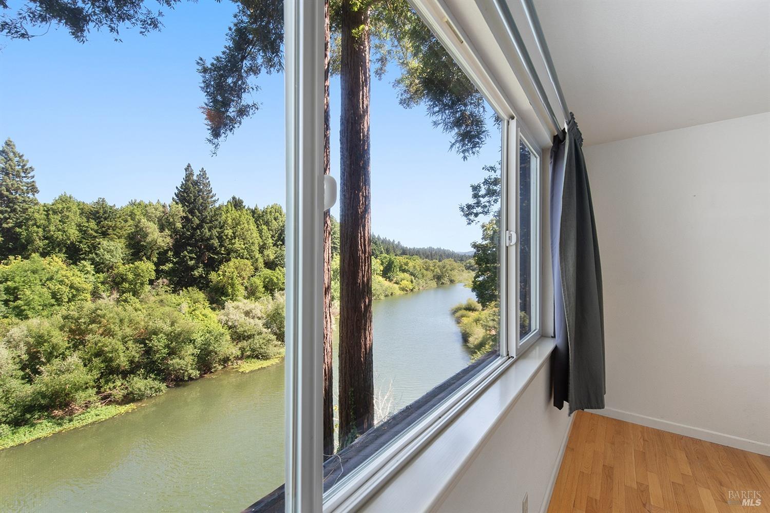 Detail Gallery Image 31 of 44 For 14655 River Rd, Guerneville,  CA 95446 - 2 Beds | 2 Baths