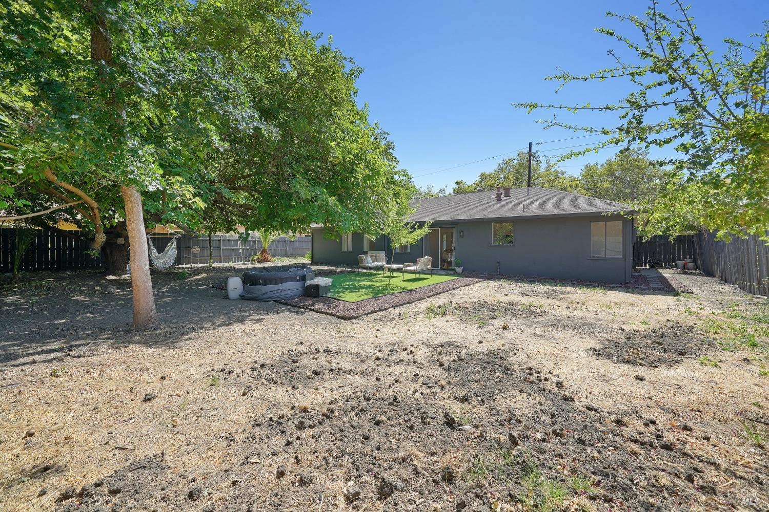 Detail Gallery Image 30 of 34 For 1100 Jefferson St, Fairfield,  CA 94533 - 3 Beds | 1 Baths