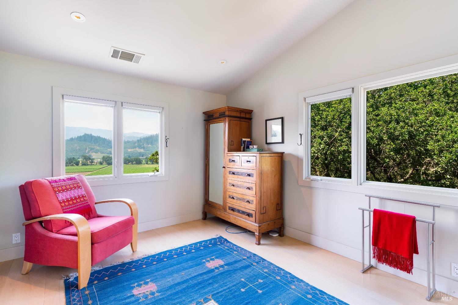 Detail Gallery Image 22 of 42 For 2930 Silverado Trl, Saint Helena,  CA 94574 - 4 Beds | 3/2 Baths