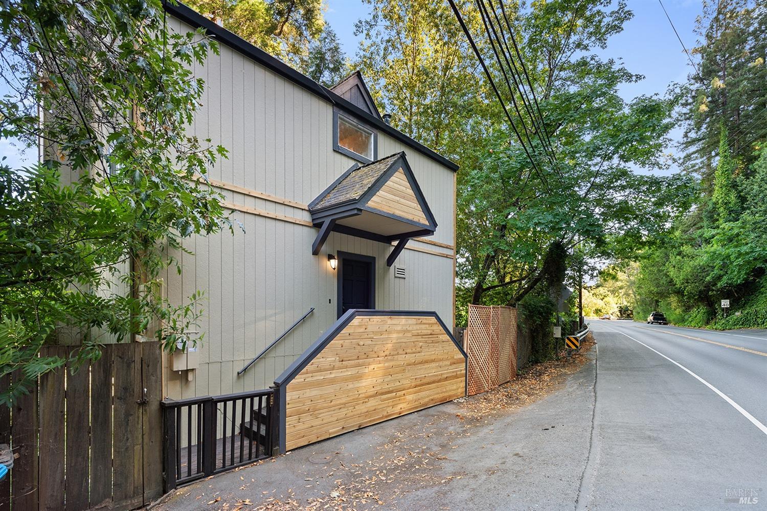 Detail Gallery Image 3 of 44 For 14655 River Rd, Guerneville,  CA 95446 - 2 Beds | 2 Baths