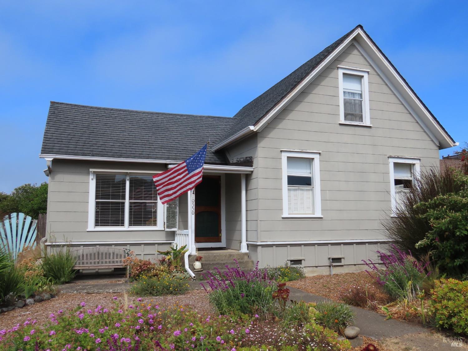 Detail Gallery Image 1 of 19 For 10550 Kasten St, Mendocino,  CA 95460 - 4 Beds | 1 Baths