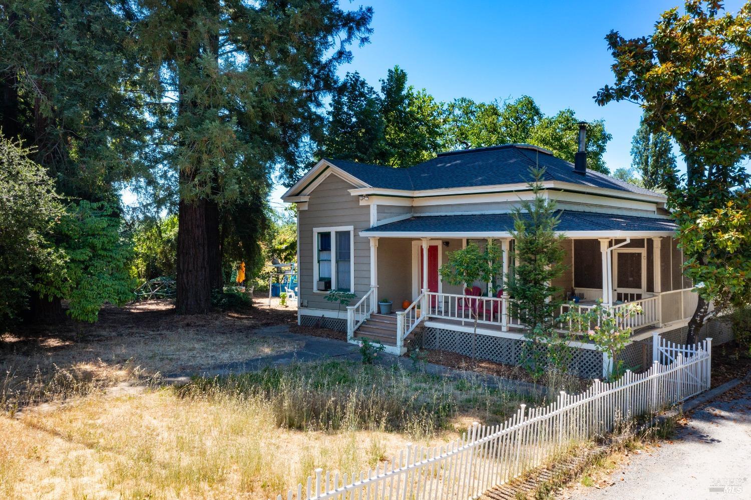 Detail Gallery Image 5 of 56 For 7011 Dry Creek Rd, Healdsburg,  CA 95448 - 7 Beds | 5 Baths