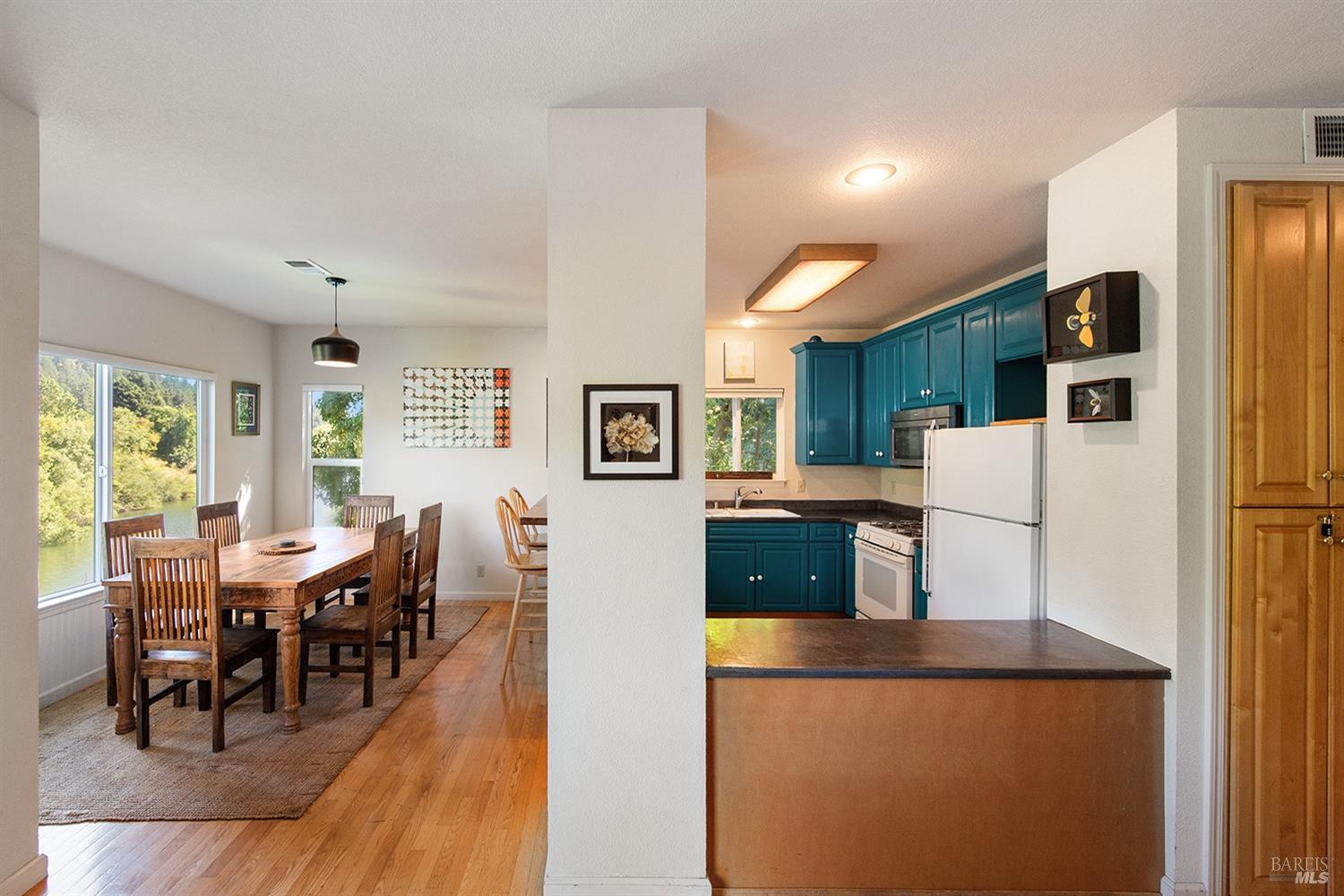 Detail Gallery Image 9 of 44 For 14655 River Rd, Guerneville,  CA 95446 - 2 Beds | 2 Baths