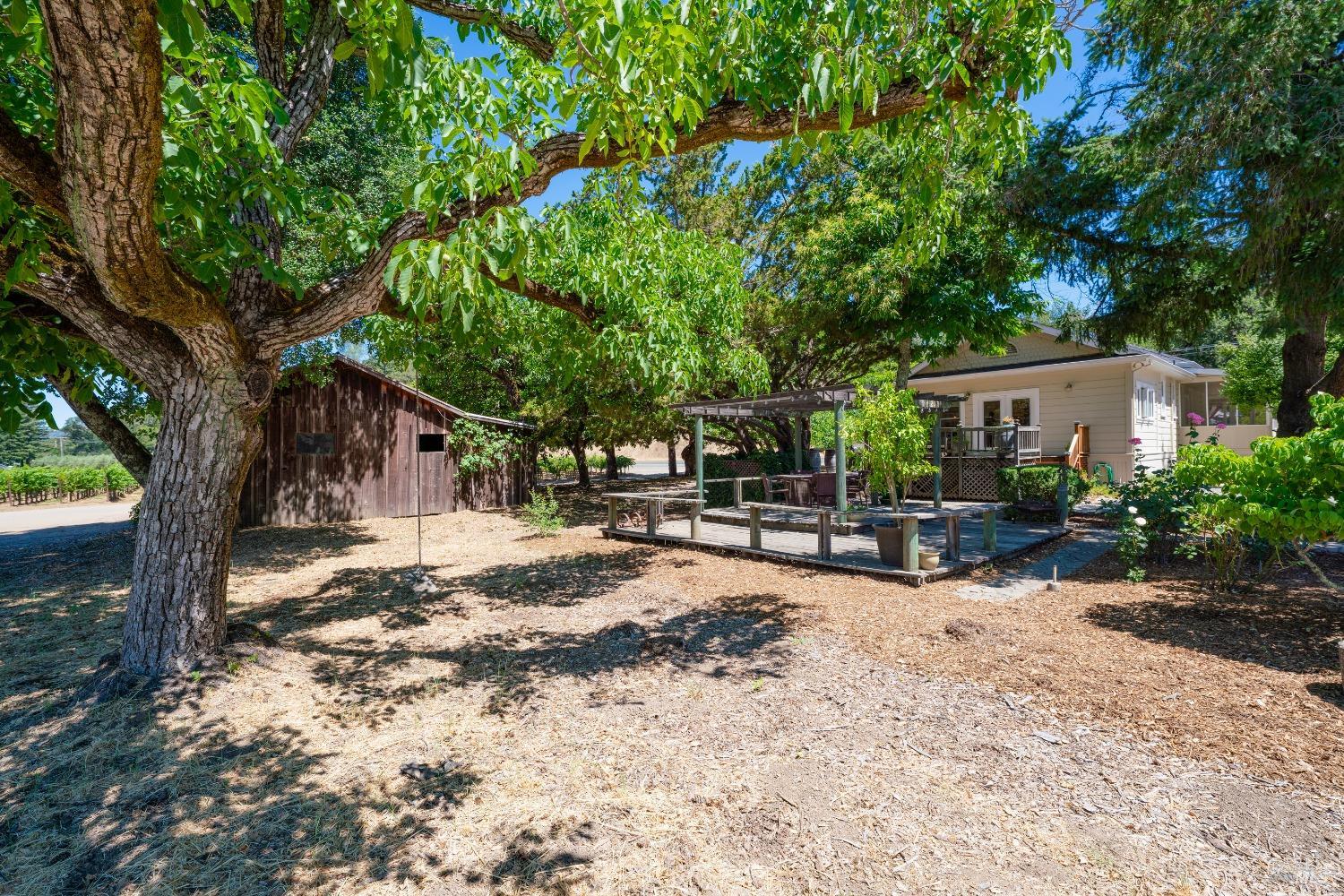 Detail Gallery Image 43 of 56 For 7011 Dry Creek Rd, Healdsburg,  CA 95448 - 7 Beds | 5 Baths