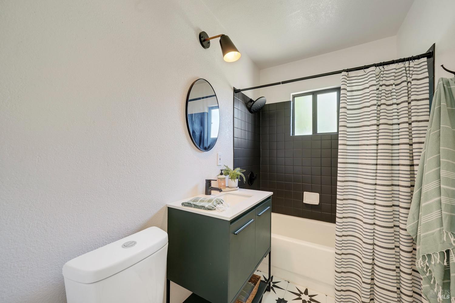 Detail Gallery Image 21 of 34 For 1100 Jefferson St, Fairfield,  CA 94533 - 3 Beds | 1 Baths