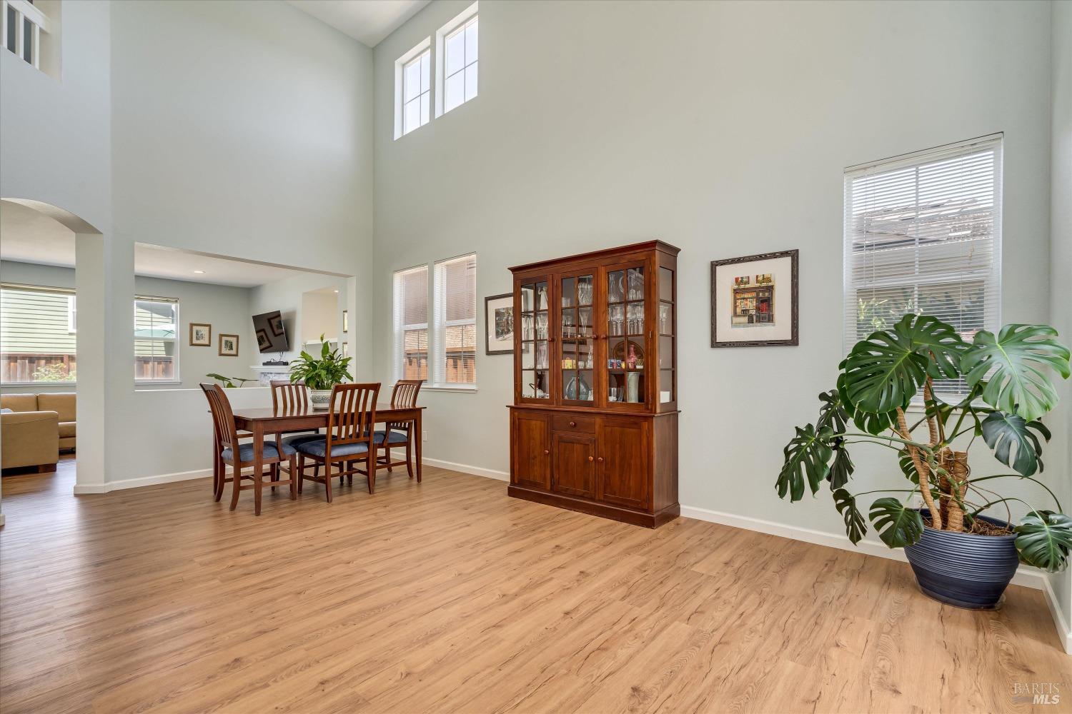 Detail Gallery Image 4 of 33 For 8 Firefly Ln, Napa,  CA 94558 - 4 Beds | 2/1 Baths