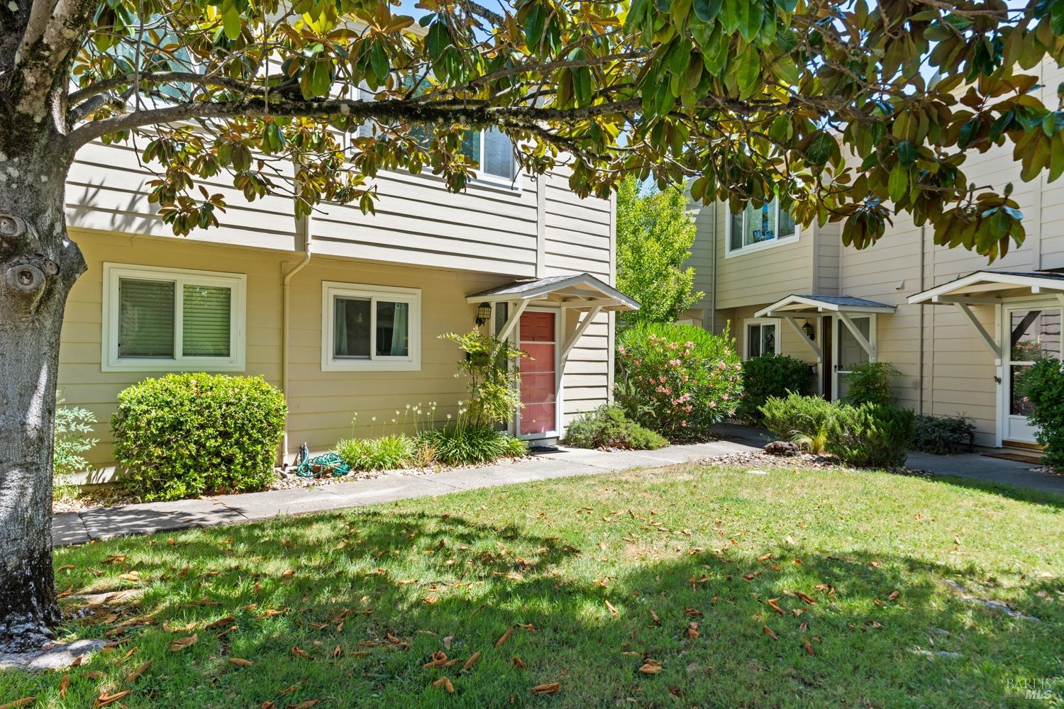 Detail Gallery Image 1 of 1 For 280 San Jacinta Dr #I,  Ukiah,  CA 95482 - 2 Beds | 1/1 Baths