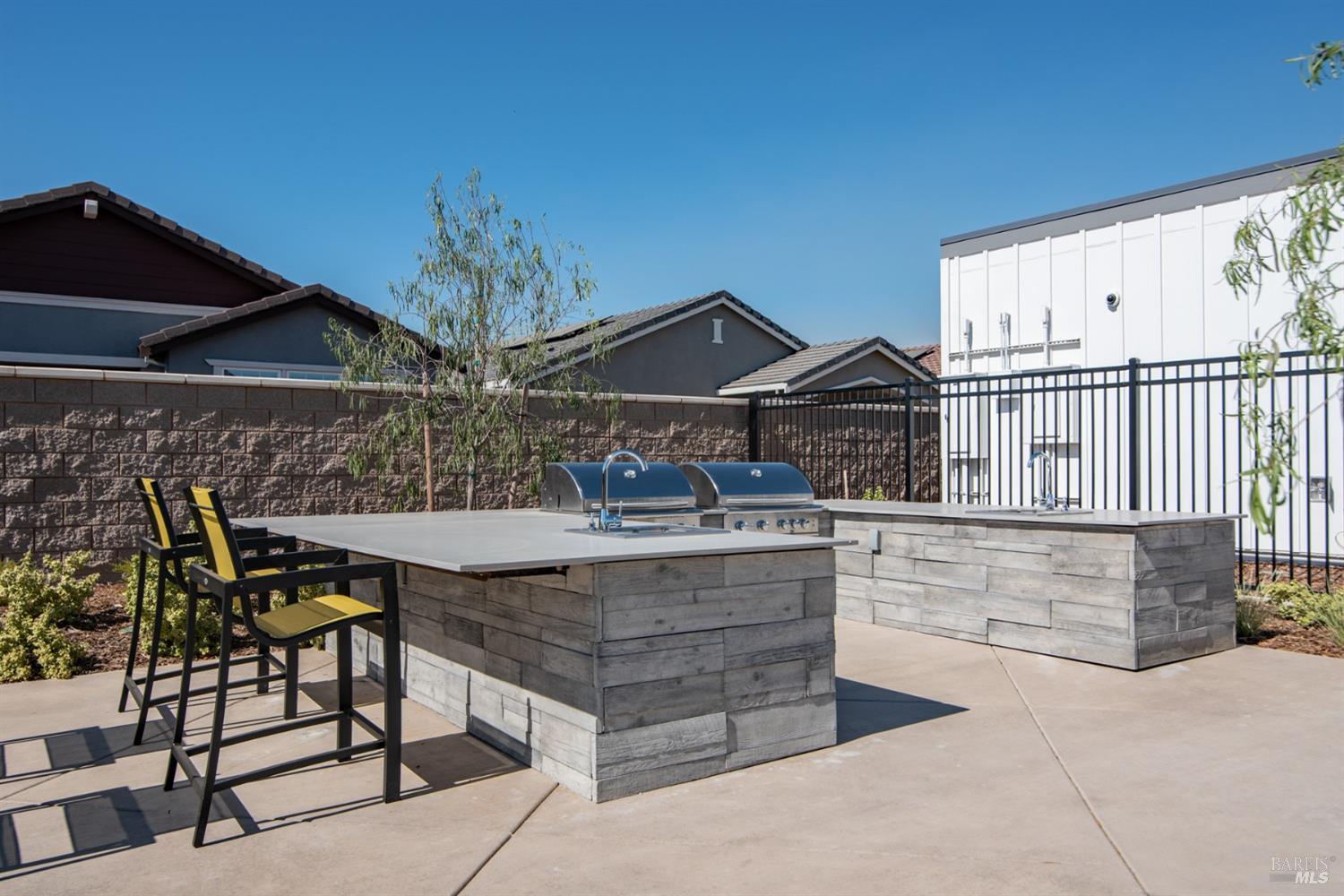 Detail Gallery Image 37 of 39 For 2105 Cattle Ct, Dixon,  CA 95620 - 3 Beds | 2 Baths