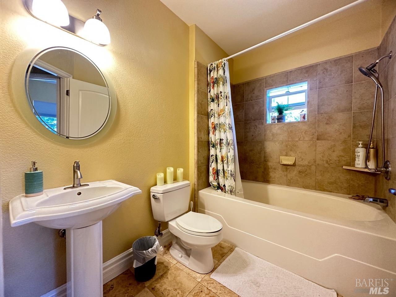 Detail Gallery Image 28 of 37 For 605 Redwood Ave, Ukiah,  CA 95482 - 4 Beds | 2/1 Baths