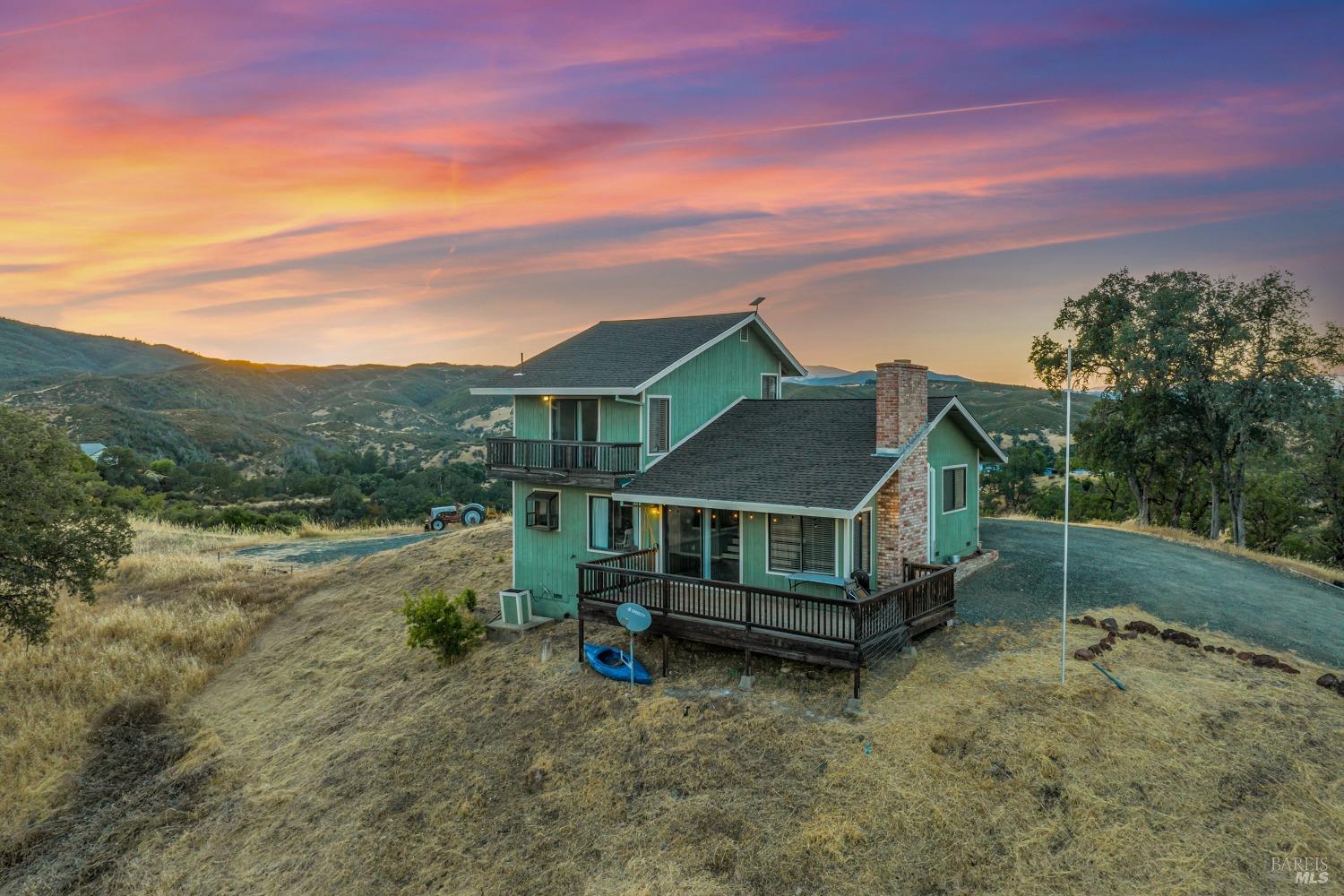 Detail Gallery Image 2 of 18 For 2739 Scotts Creek Rd, Lakeport,  CA 95453 - 3 Beds | 2 Baths