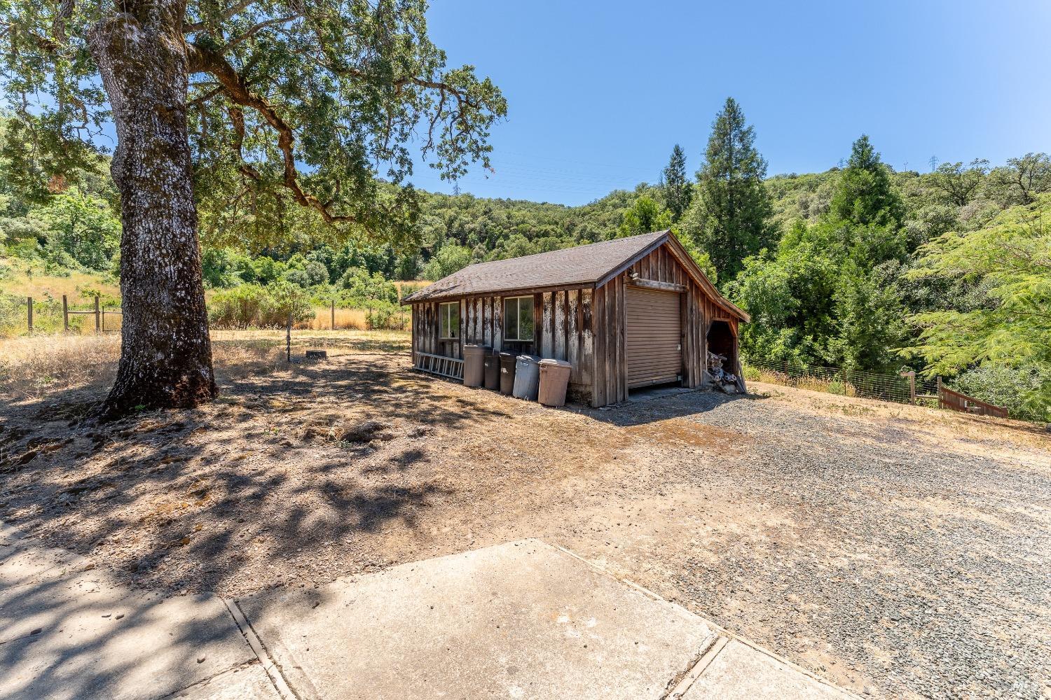 Detail Gallery Image 32 of 39 For 5533 Highway 20 Hwy, Ukiah,  CA 95482 - 4 Beds | 2 Baths