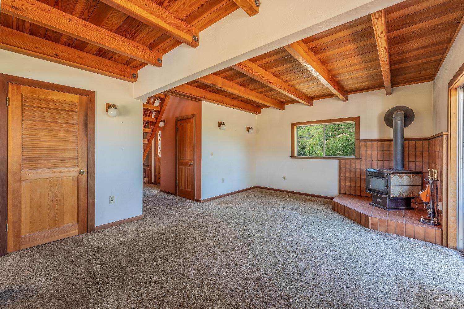 Detail Gallery Image 13 of 39 For 5533 Highway 20 Hwy, Ukiah,  CA 95482 - 4 Beds | 2 Baths