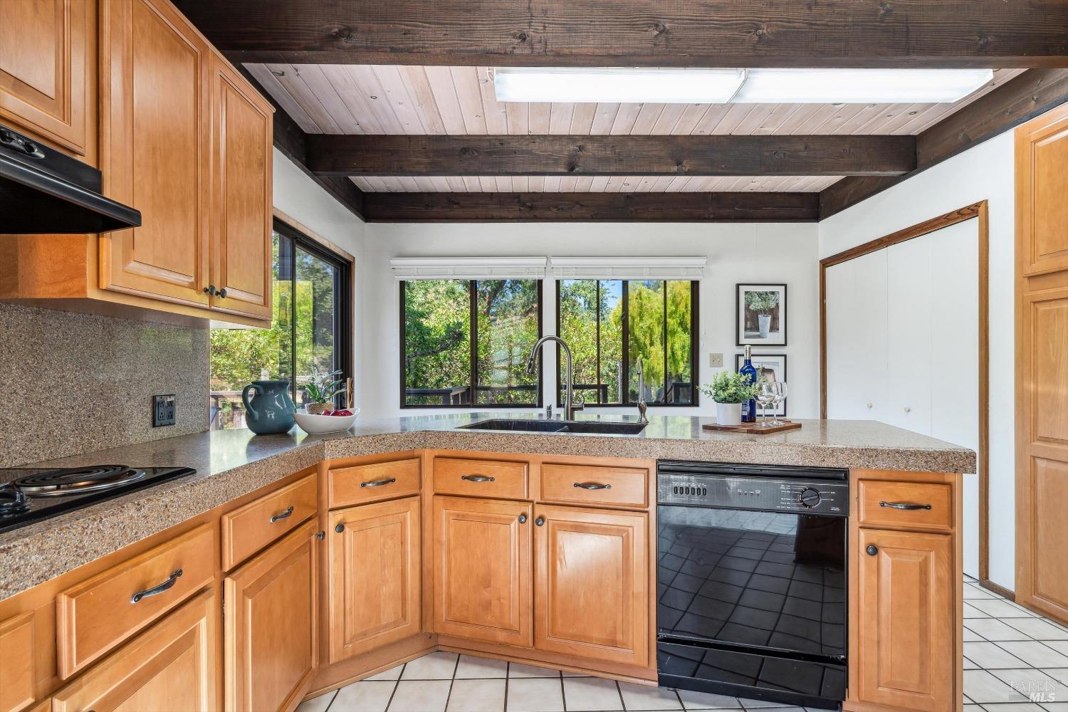 Detail Gallery Image 9 of 33 For 3645 Bones Rd, Sebastopol,  CA 95472 - 4 Beds | 2 Baths