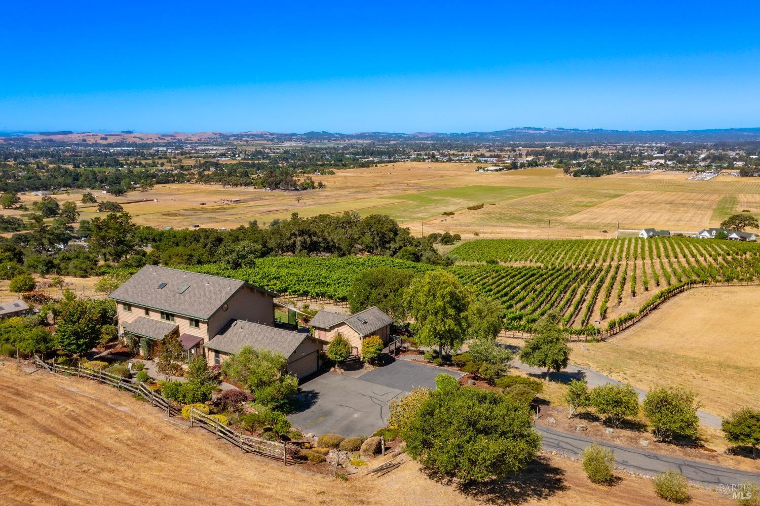 Detail Gallery Image 2 of 80 For 4000 Petaluma Hill Rd, Santa Rosa,  CA 95404 - 4 Beds | 3/1 Baths