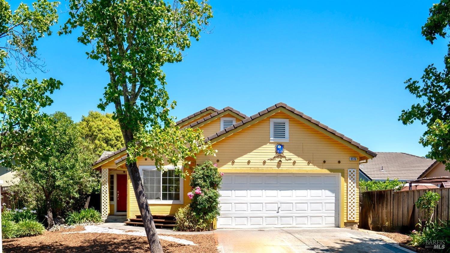 Detail Gallery Image 1 of 1 For 8516 Shadetree Dr, Windsor,  CA 95492 - 3 Beds | 2 Baths