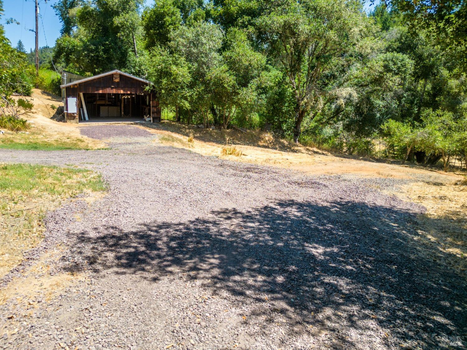 Detail Gallery Image 31 of 41 For 14605 Tomki Rd, Redwood Valley,  CA 95470 - 3 Beds | 2 Baths