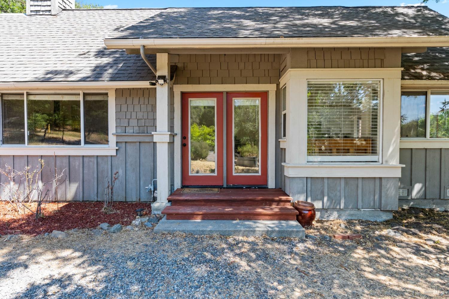 Detail Gallery Image 5 of 41 For 14605 Tomki Rd, Redwood Valley,  CA 95470 - 3 Beds | 2 Baths