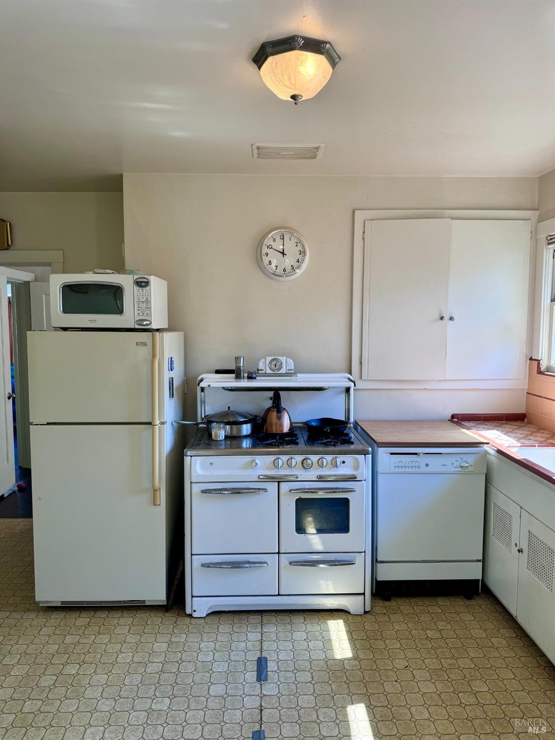 Detail Gallery Image 11 of 25 For 211 W End Ave #1,  San Rafael,  CA 94901 - 2 Beds | 1 Baths