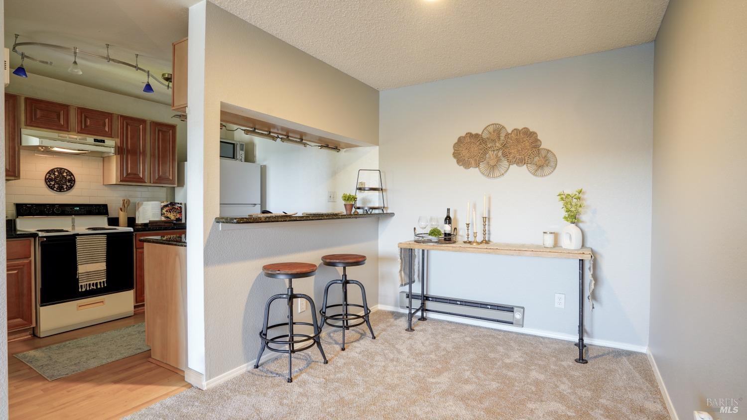 Detail Gallery Image 6 of 26 For 1201 Glen Cove Pkwy #915,  Vallejo,  CA 94591 - 2 Beds | 1 Baths