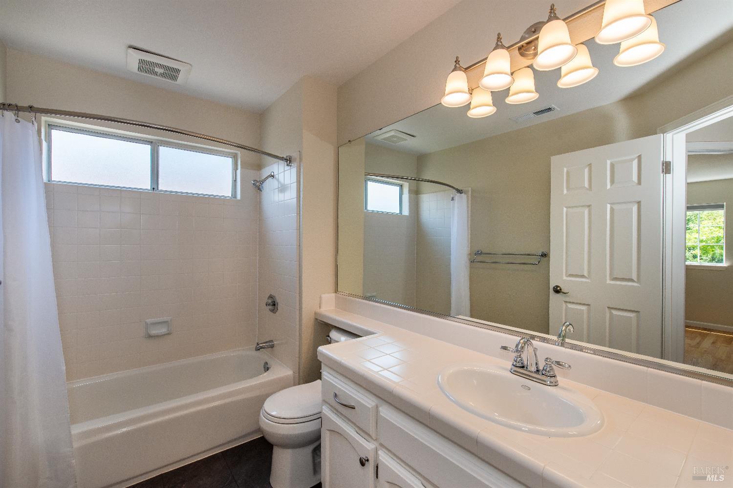 Detail Gallery Image 34 of 38 For 2486 Creek Meadow Dr, Santa Rosa,  CA 95404 - 4 Beds | 2/1 Baths