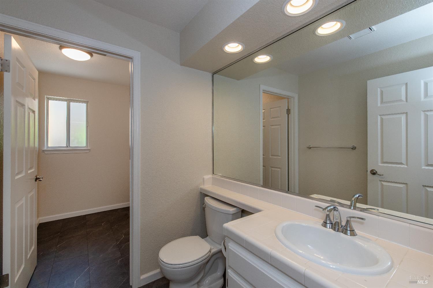 Detail Gallery Image 29 of 38 For 2486 Creek Meadow Dr, Santa Rosa,  CA 95404 - 4 Beds | 2/1 Baths