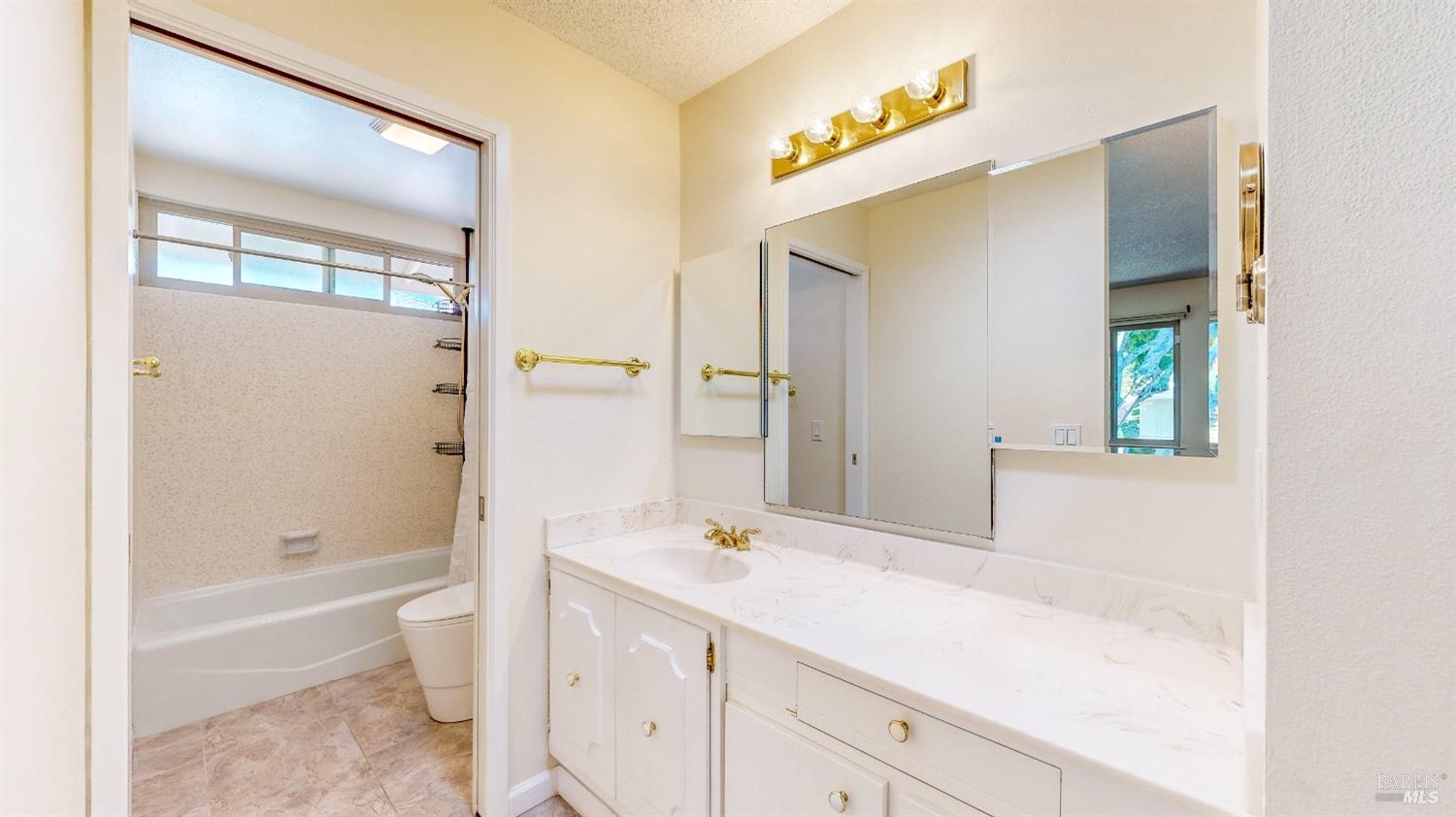 Detail Gallery Image 31 of 62 For 6522 Stone Bridge Rd, Santa Rosa,  CA 95409 - 3 Beds | 2 Baths