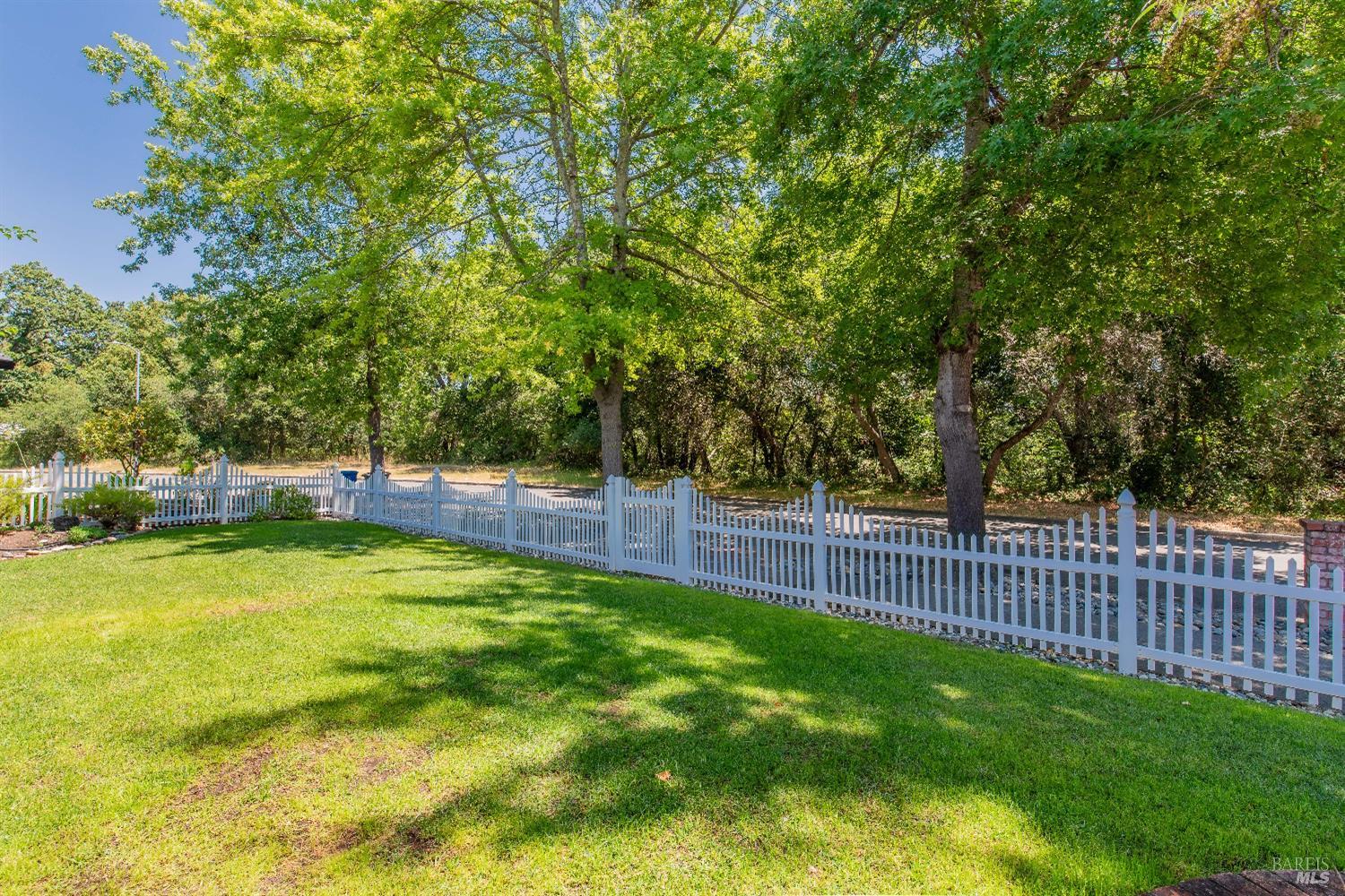 Detail Gallery Image 2 of 38 For 2486 Creek Meadow Dr, Santa Rosa,  CA 95404 - 4 Beds | 2/1 Baths