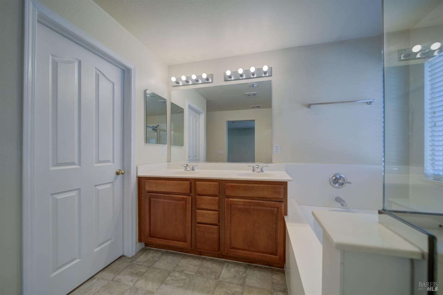 Detail Gallery Image 41 of 53 For 3180 Puffin Cir, Fairfield,  CA 94533 - 4 Beds | 2/1 Baths