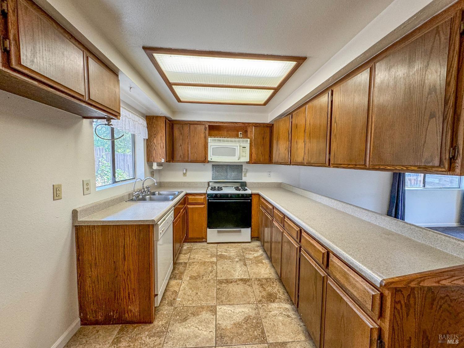 Detail Gallery Image 20 of 32 For 1961 North Rd, Laytonville,  CA 95454 - 3 Beds | 1 Baths