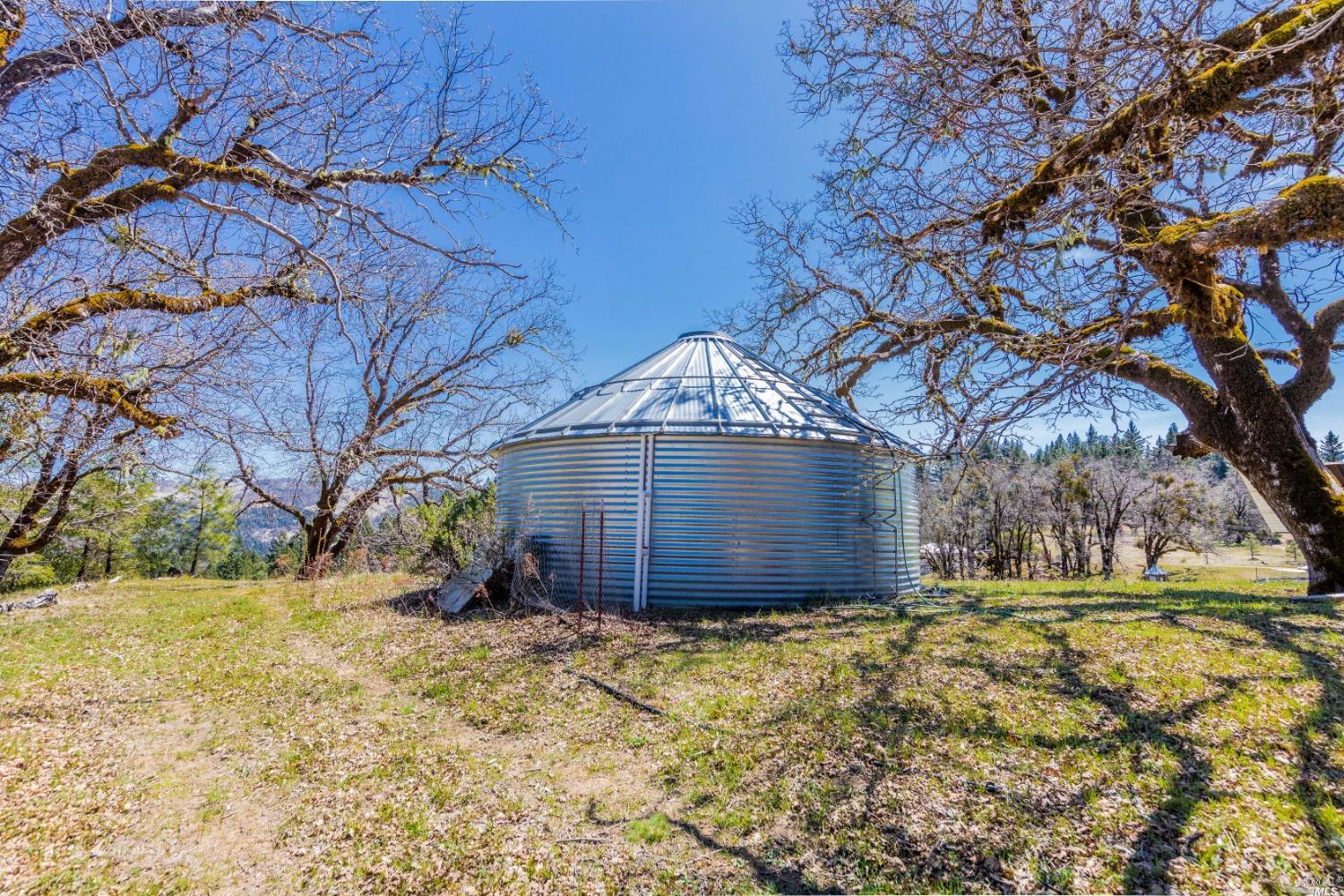 Detail Gallery Image 10 of 21 For 60951 Bell Springs Rd, Laytonville,  CA 95454 - 3 Beds | 1 Baths