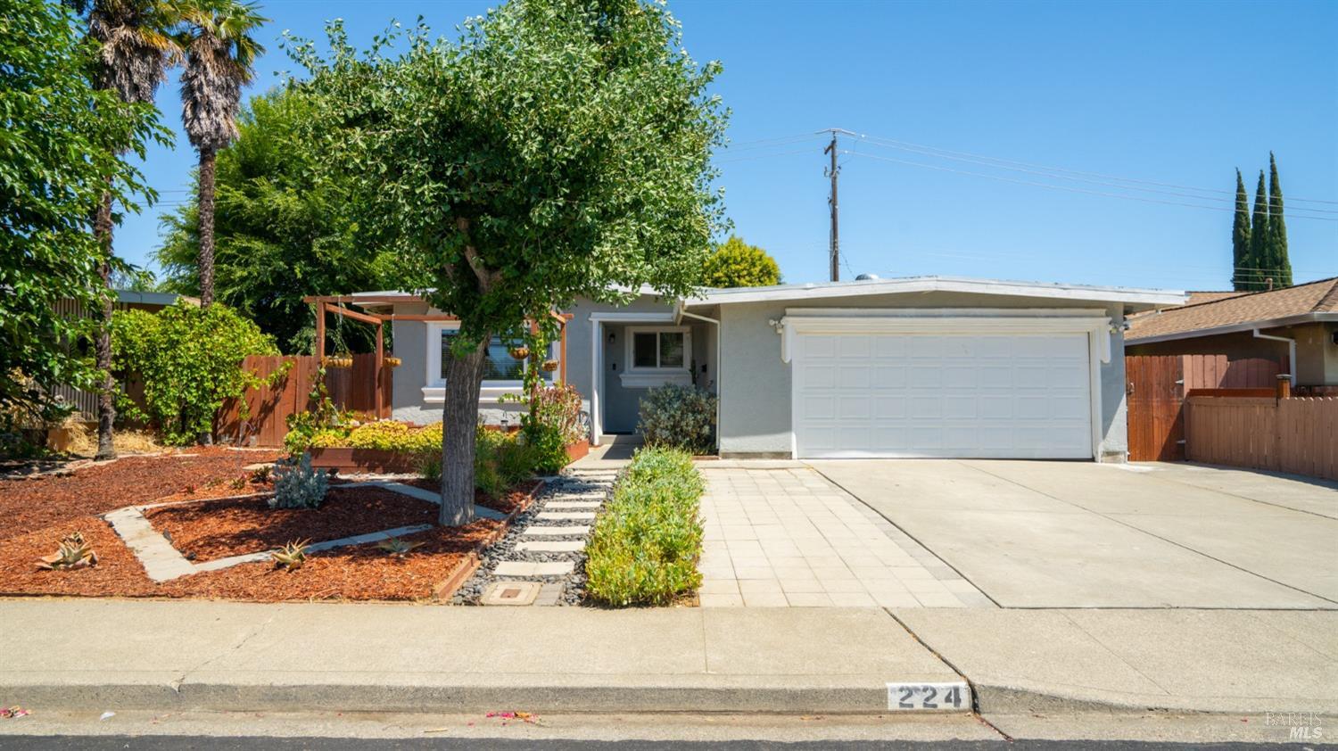 Detail Gallery Image 1 of 1 For 224 Berryessa Dr, Vacaville,  CA 95687 - 3 Beds | 2 Baths