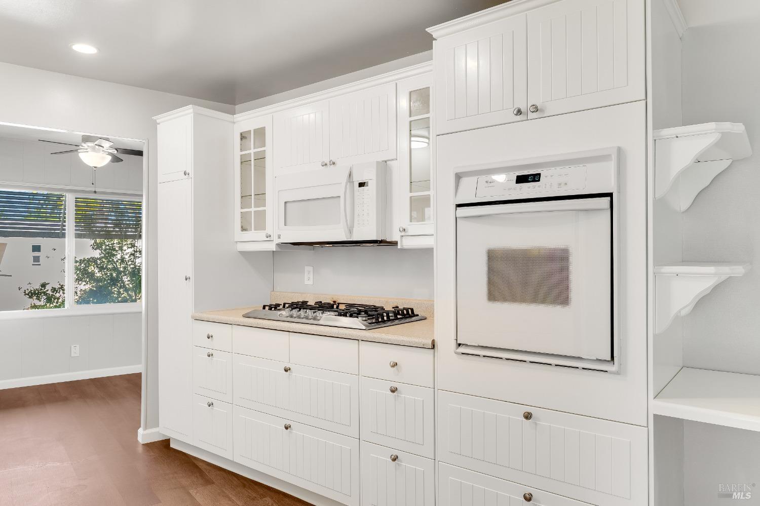 Detail Gallery Image 13 of 49 For 300 E H St, Benicia,  CA 94510 - 2 Beds | 2 Baths