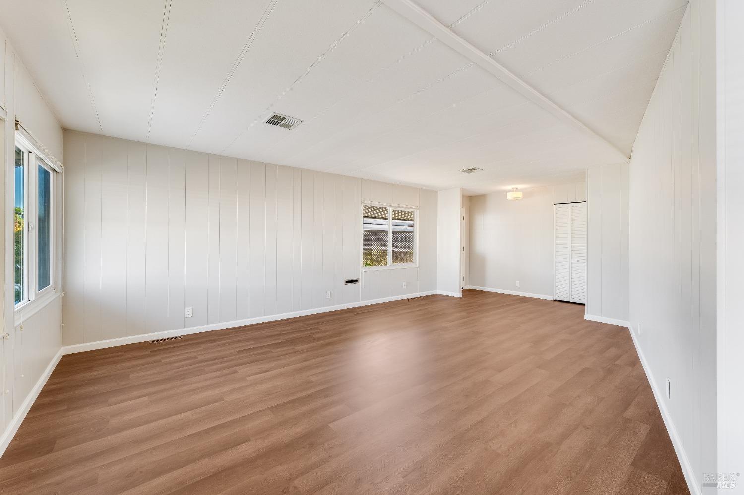 Detail Gallery Image 7 of 49 For 300 E H St, Benicia,  CA 94510 - 2 Beds | 2 Baths