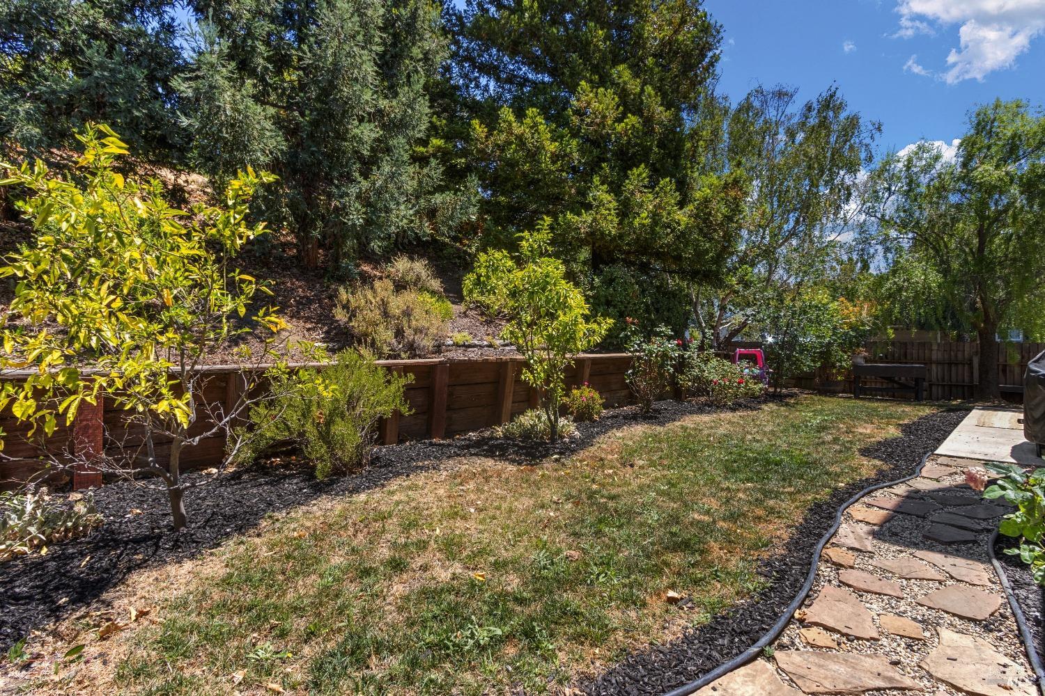 Detail Gallery Image 32 of 38 For 471 Camellia Ct, Benicia,  CA 94510 - 4 Beds | 2 Baths