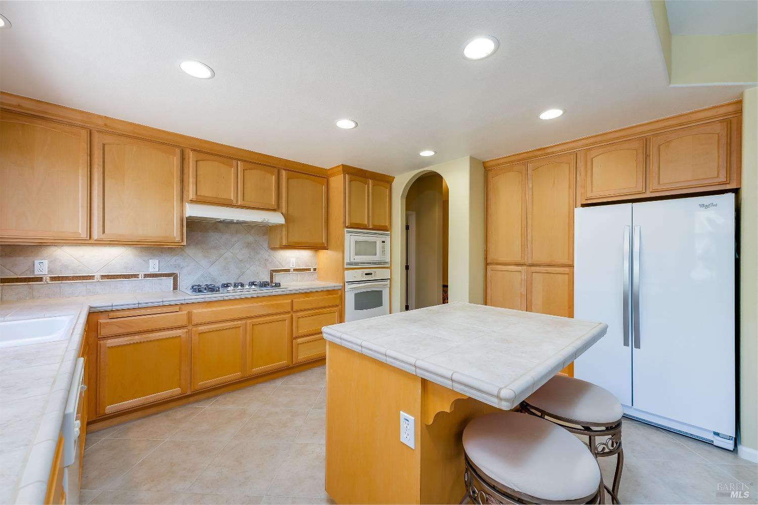 Detail Gallery Image 8 of 31 For 2529 Bartlett Ct, Ukiah,  CA 95482 - 3 Beds | 2 Baths