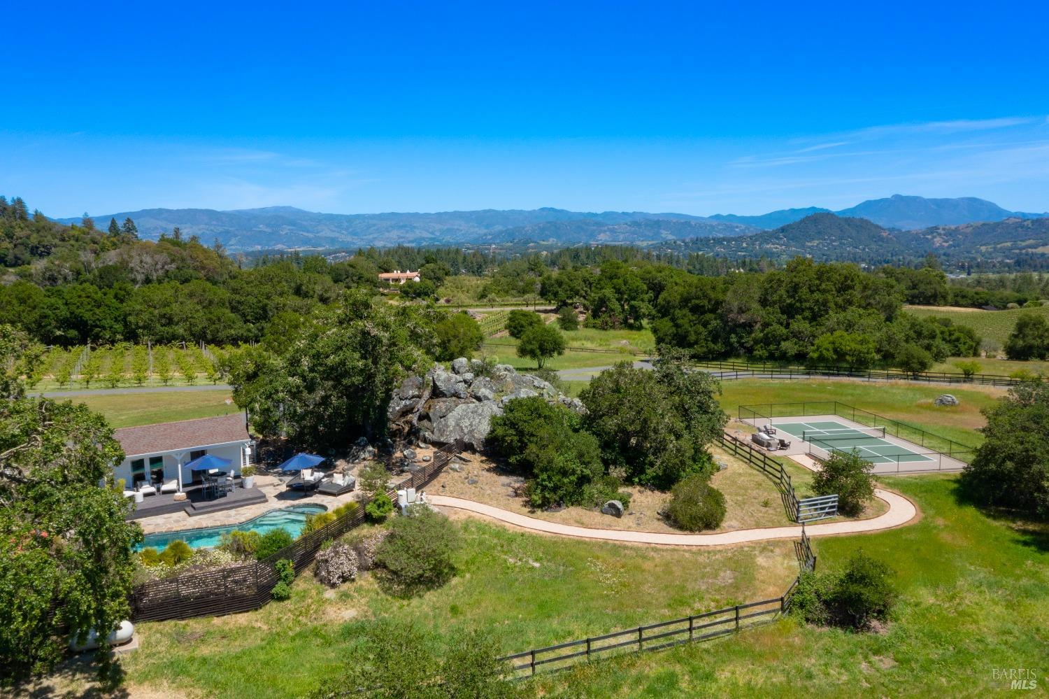 Detail Gallery Image 53 of 54 For 2427 Mill Creek Rd, Healdsburg,  CA 95448 - 4 Beds | 5/1 Baths